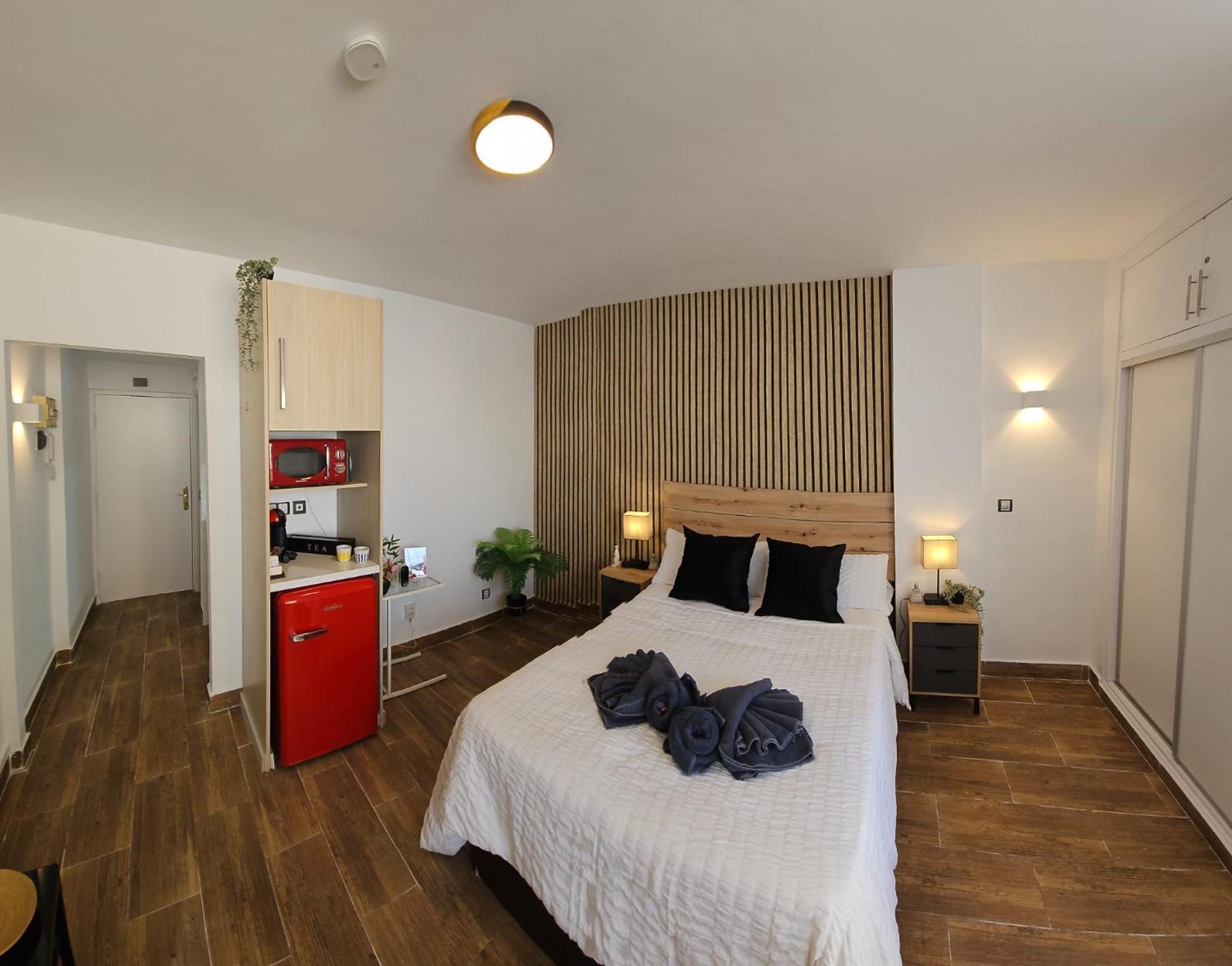 Namaste Modern Elegance City Center Apartment By Namaste Elite 托雷莫利诺斯 外观 照片